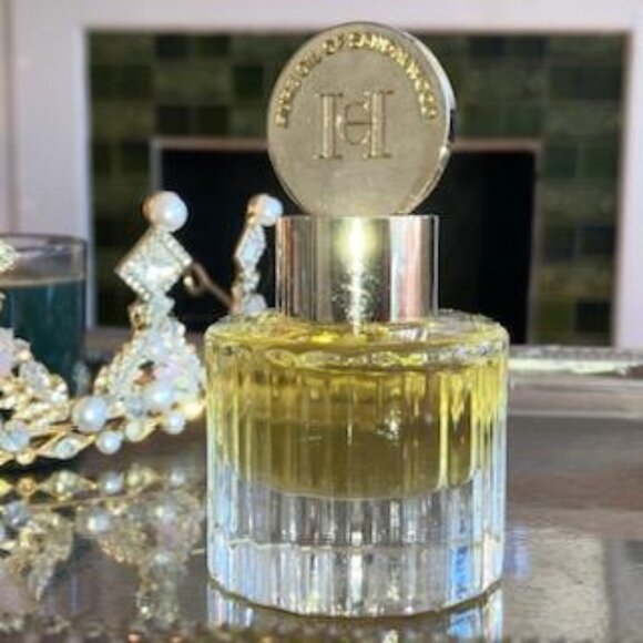 Carolina Herrera Perfume Concentrated  Pure Oil of Sandal Wood NWOB - Picture 6 of 10